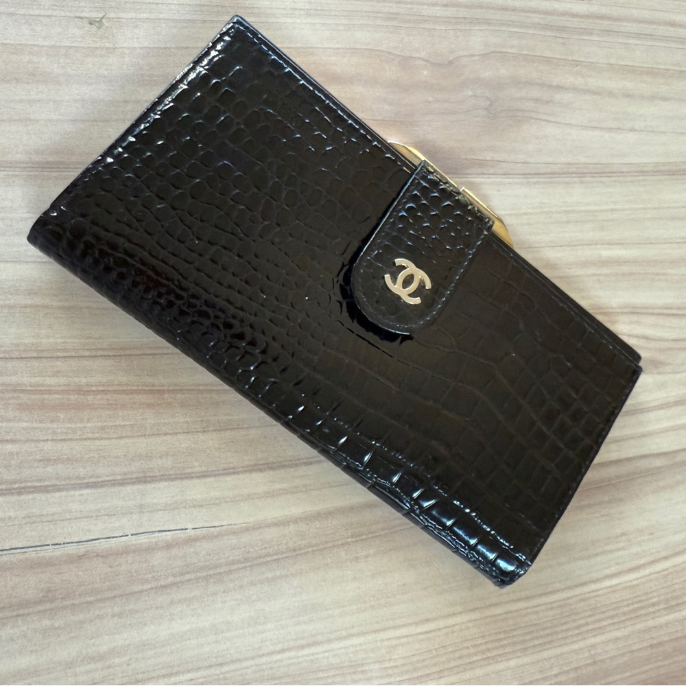 Chanel vintage leather wallet